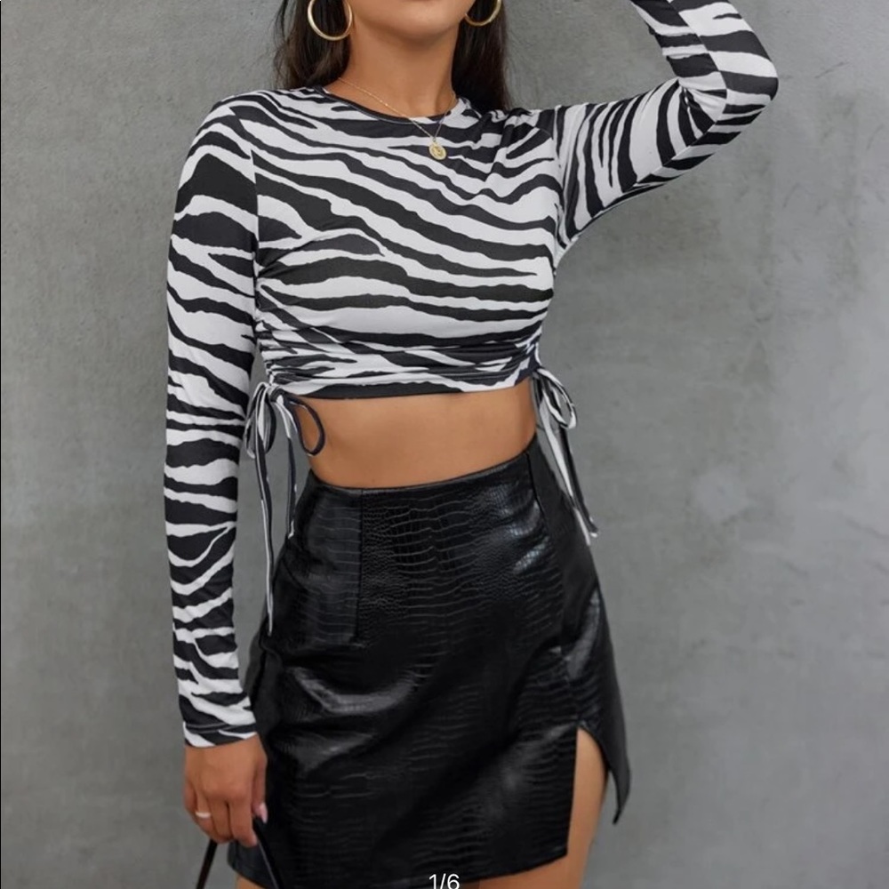SHEIN ruched drawstring hem zebra striped crop tee!